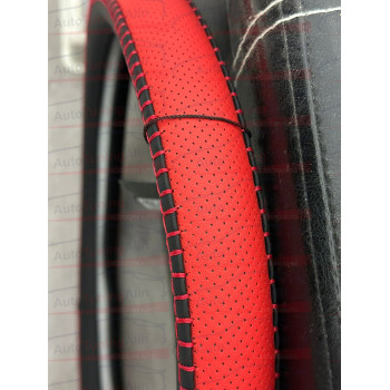 Husa volan contur rosu imitatie piele perforata neagra cu imitatie piele perforata si cusatura rosie ATA3108