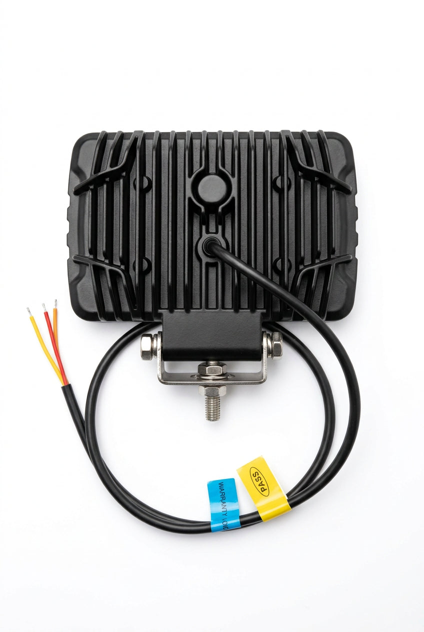Proiector LED Auto 38W, 4200 Lumeni, 10–30V, Lumină Albă 6000K, IP68 – Off-Road, Camioane, Utilaje