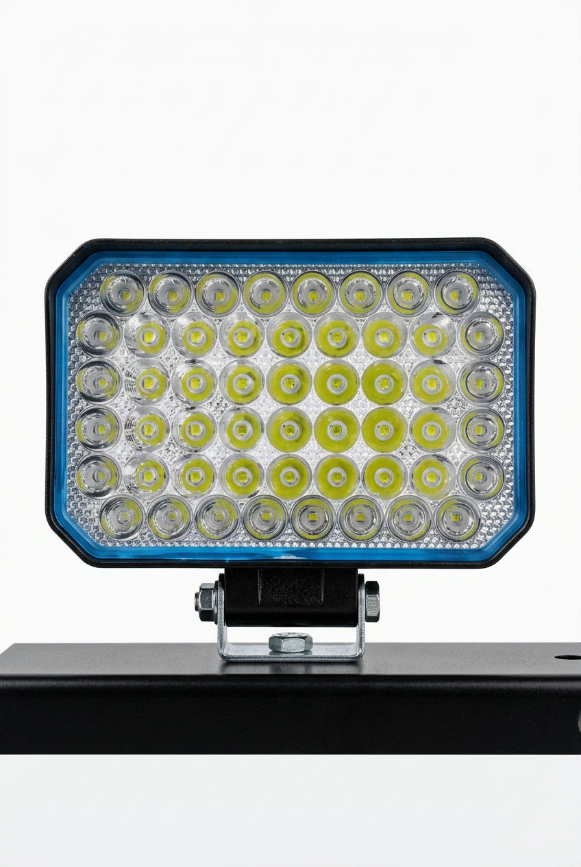 Proiector LED Auto 52 LED-uri, 3200 Lumeni, 12–36V, Lumină Albă 6500K, IP67 – Off-Road, Tractoare, Camioane, Utilaje