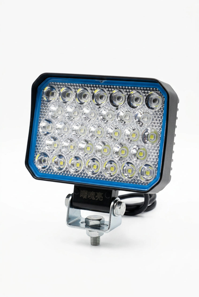 Proiector LED Auto 126W, 33 LED-uri, 3200 Lumeni, 12–80V, Lumină Albă 6500K, IP67 – Off-Road, Tractoare, Camioane, Utilaje