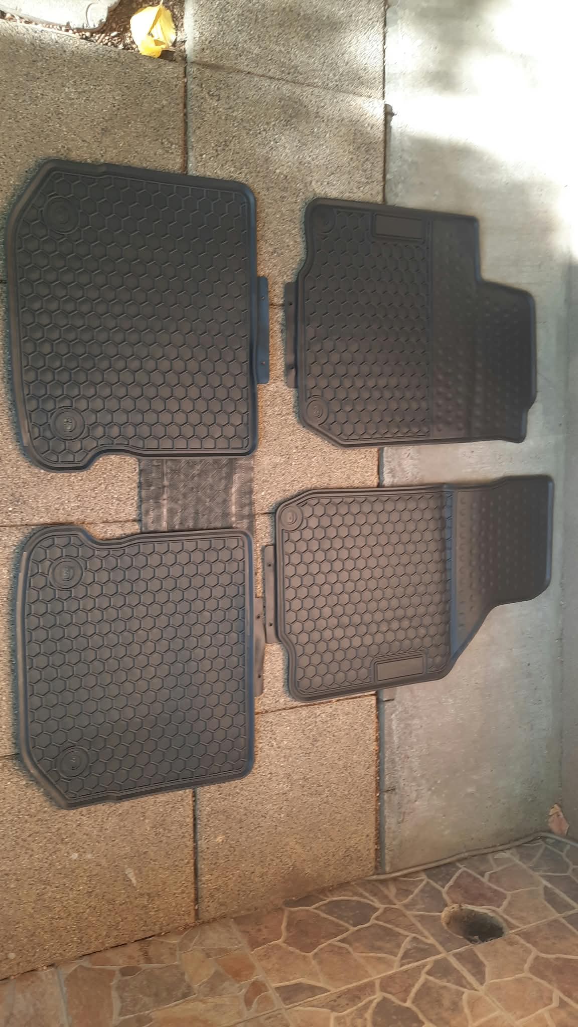 Covorase Auto Compatibile cu VW GOLF IV 1997-2006 ,  BORA 1998-2005  , JETTA IV 1998-2005 , NEW BEETLE 1998-2010 | Seat LEON I 1999-2005 | Seat TOLEDO II 1999-2004 | Skoda OCTAVIA I 1997-2010