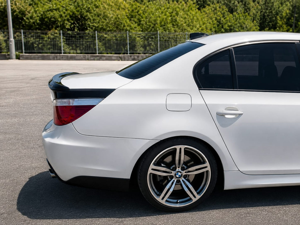 Eleron Portbagaj M-Tehnic compatibil cu BMW E60 seria 5 2003-2010 , negru lucios ATA2854