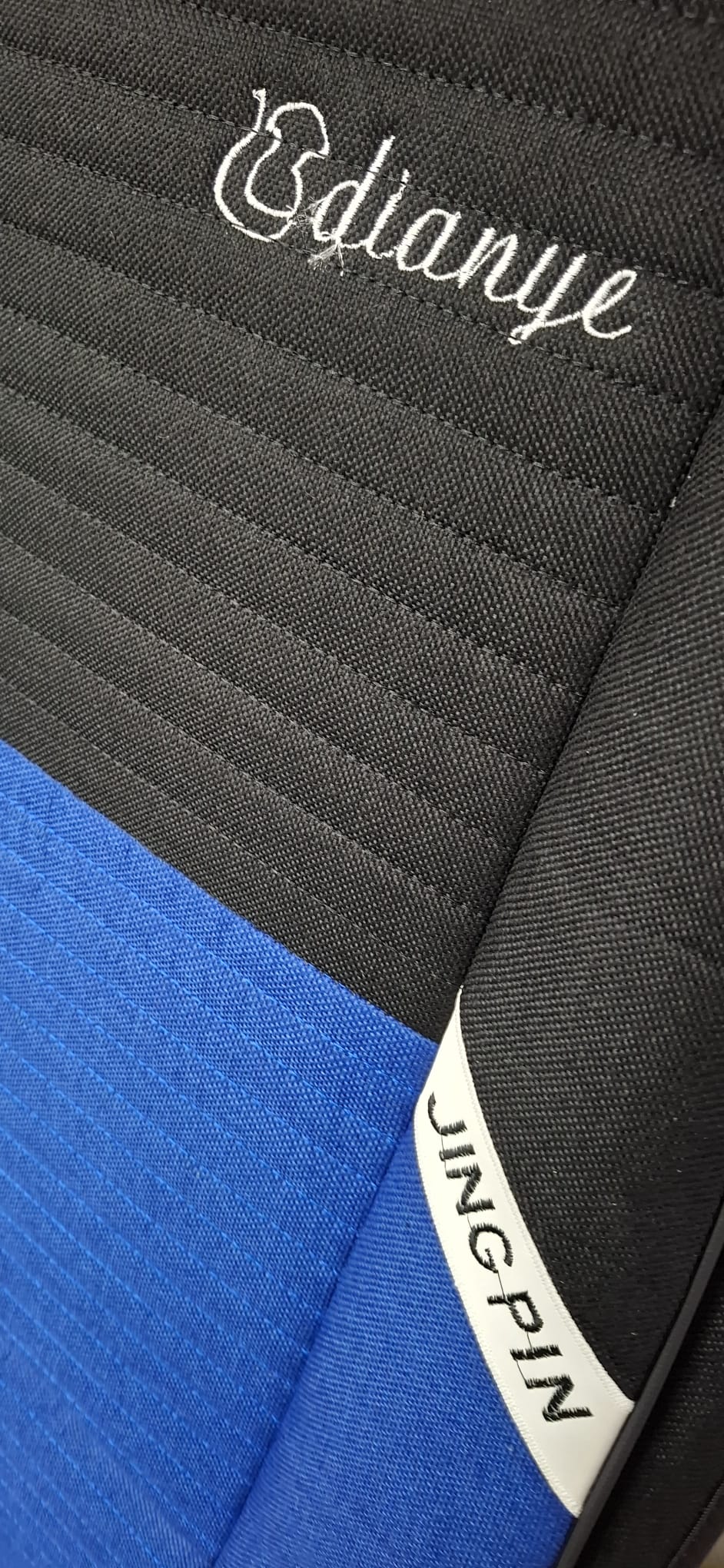 Husă scaun auto individuală, negru-albastru – Design Sport, Confort și Protecție