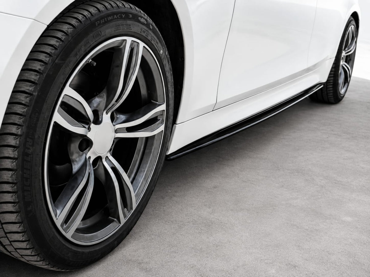 Prelungire praguri laterale compatibile cu Seria 3 BMW F30 / F31 2012-2018,negru lucios